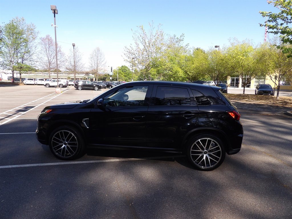 2020 Mitsubishi Outlander Sport 2.0 SE 2WD CVT's photo