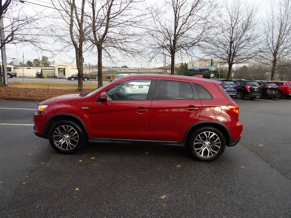 2019 Mitsubishi Outlander Sport 2.0 ES 2WD CVT's photo