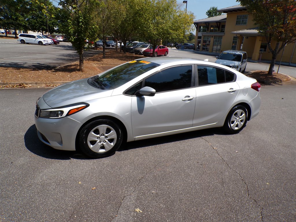 2017 Kia Forte LX's photo