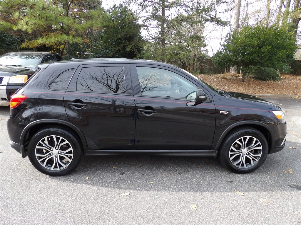 2016 Mitsubishi Outlander Sport ES's photo
