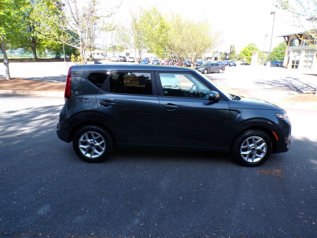 2020 Kia Soul S's photo