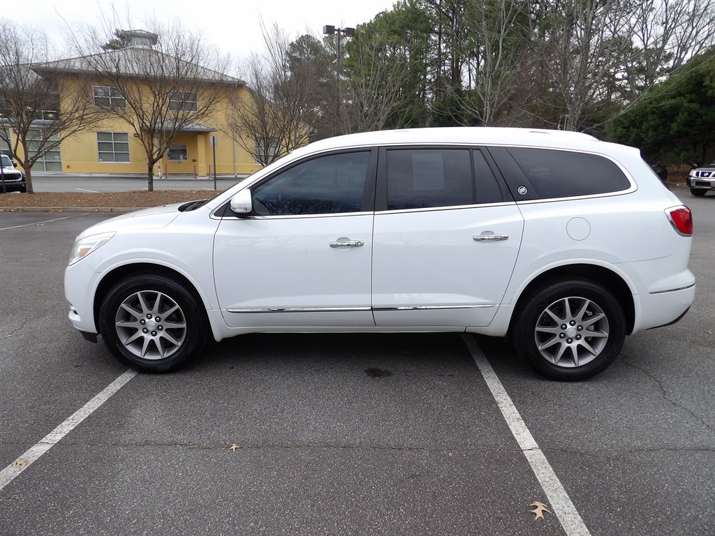 2017 Buick Enclave Convenience's photo