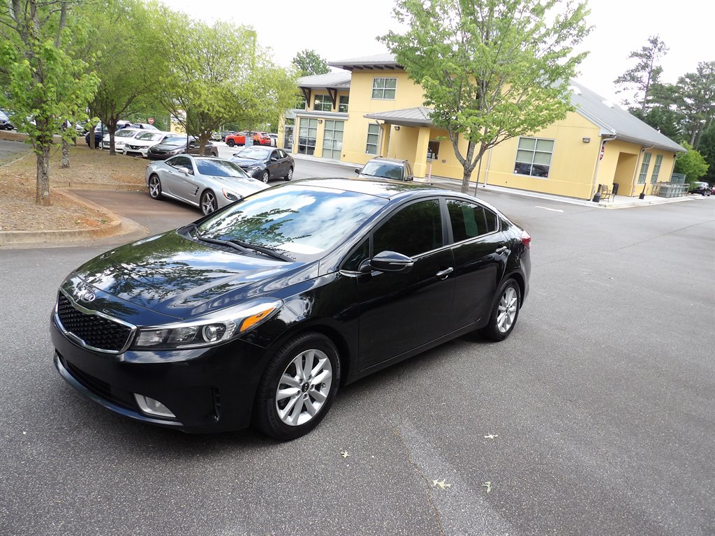 2017 Kia Forte S AT's photo