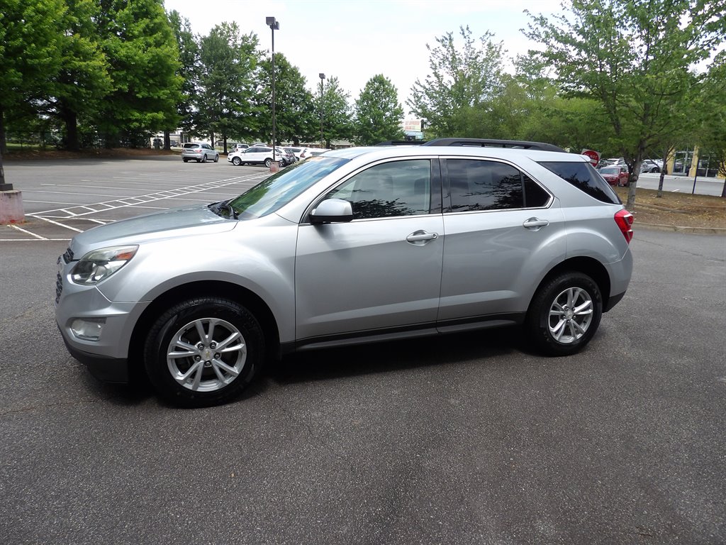 2017 Chevrolet Equinox LT's photo