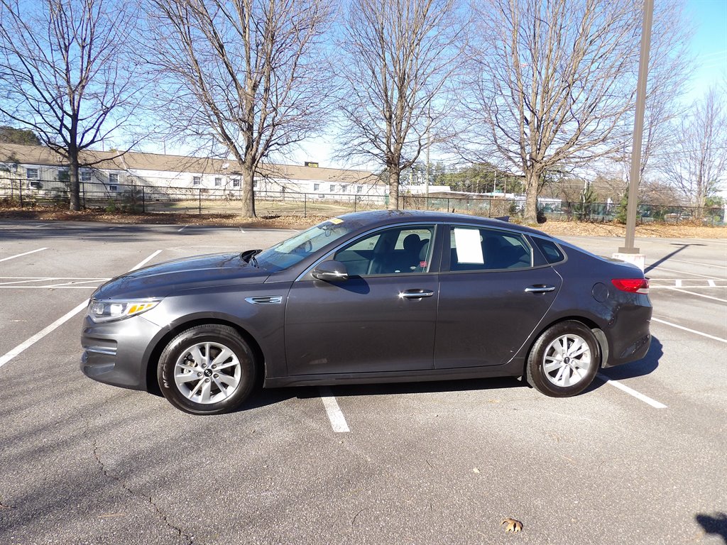 2018 Kia Optima LX's photo