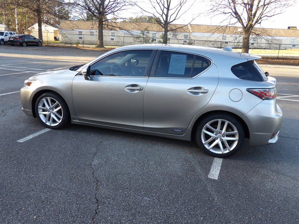 2017 Lexus CT 200h Base's photo