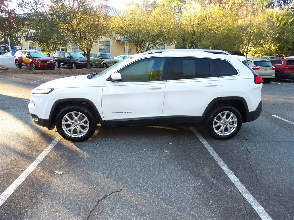 2016 Jeep Cherokee Latitude's photo