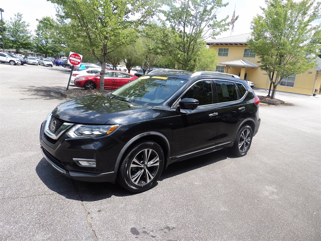 2017 Nissan Rogue SL FWD's photo