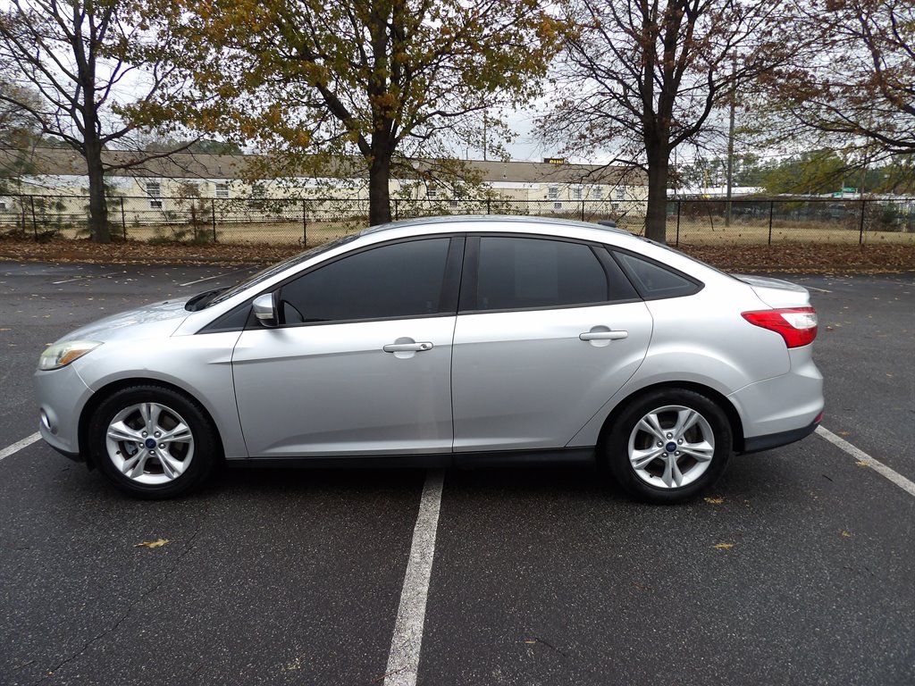 2014 Ford Focus SE's photo