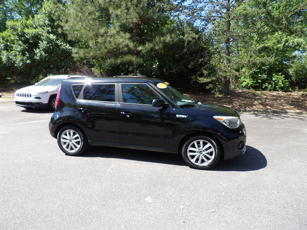 2017 Kia Soul 2.0L + 6 A/T's photo