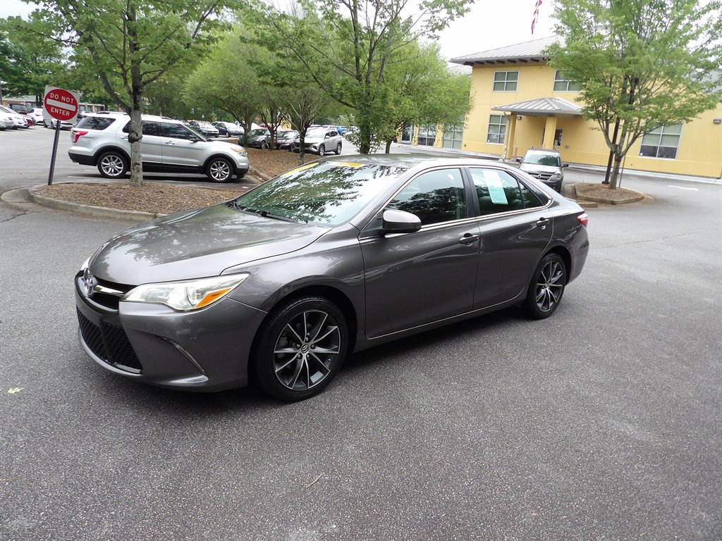 2015 Toyota Camry 2.5 Auto XSE's photo