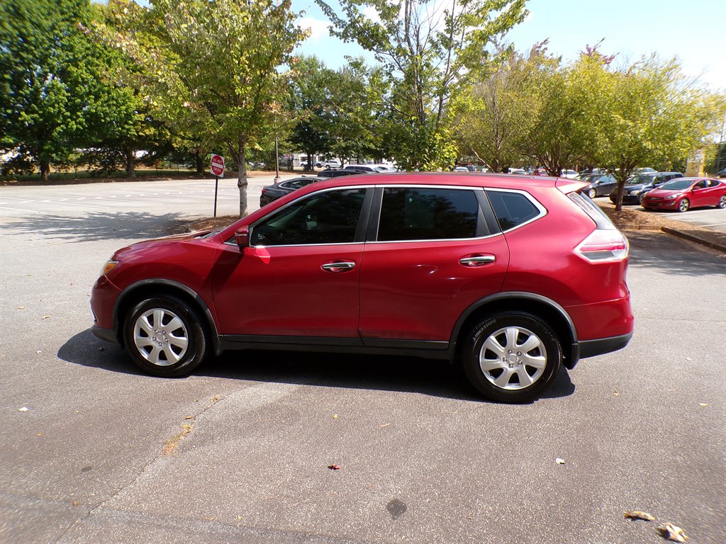 2015 Nissan Rogue S's photo