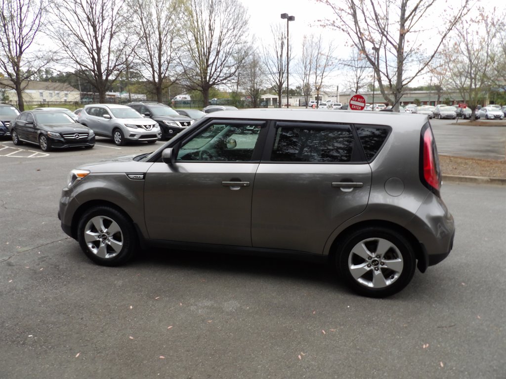 2018 Kia Soul 1.6L Base 6 A/T's photo