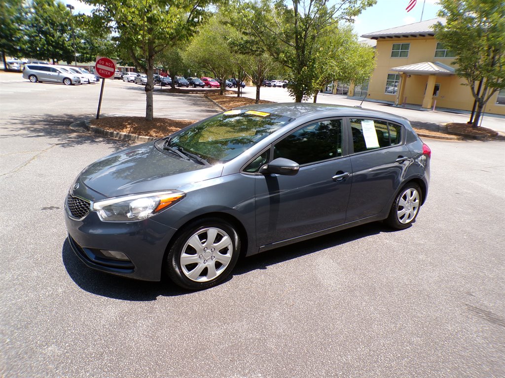2016 Kia Forte5 LX's photo