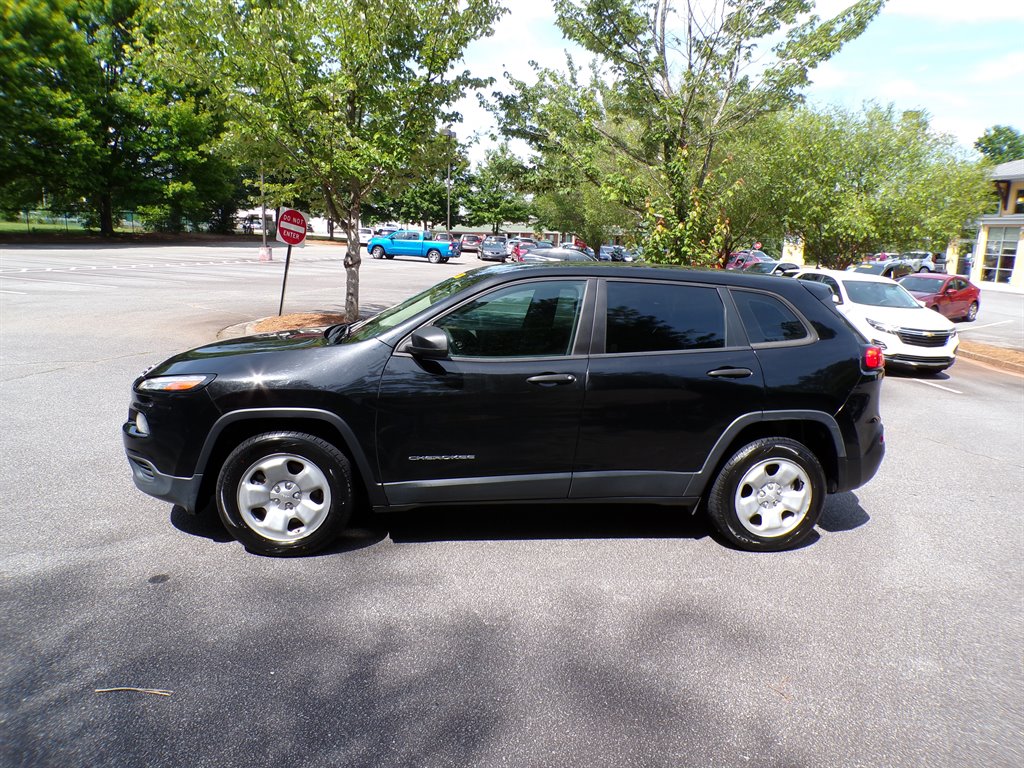 2017 Jeep Cherokee Sport's photo