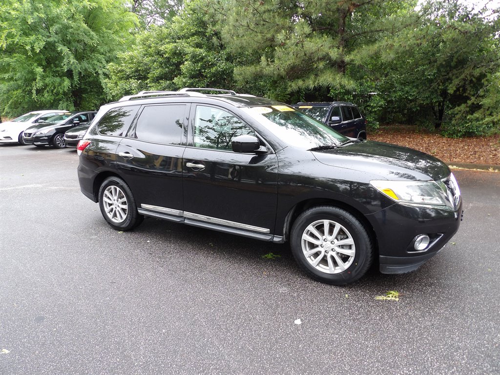2016 Nissan Pathfinder SL 2WD's photo