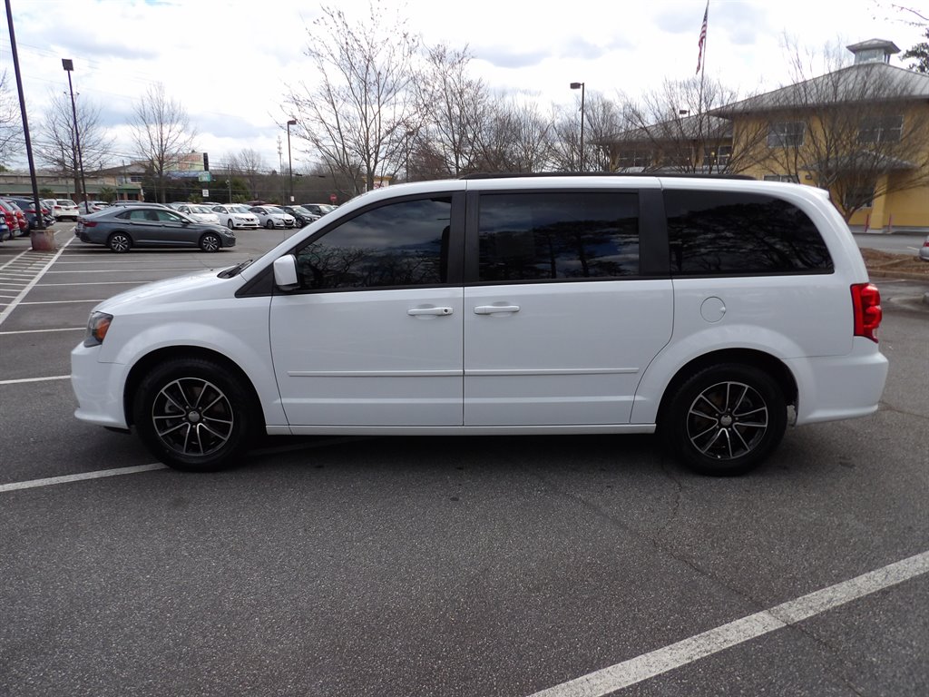 2017 Dodge Grand Caravan GT's photo