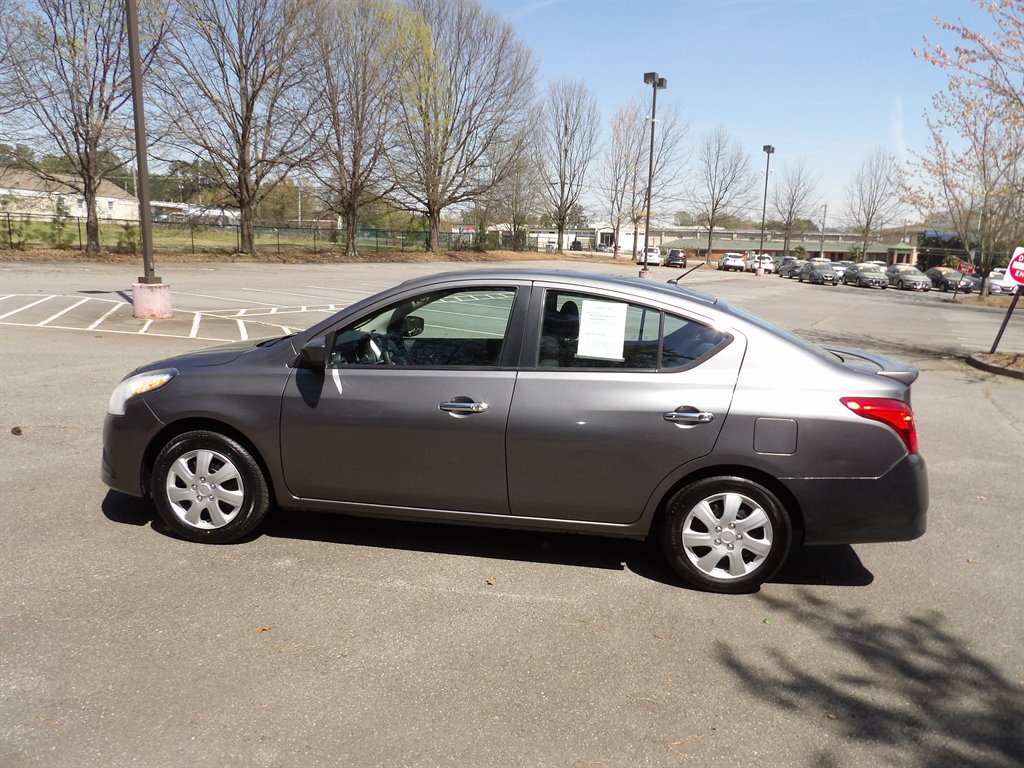 2016 Nissan Versa 1.6 SV CVT's photo