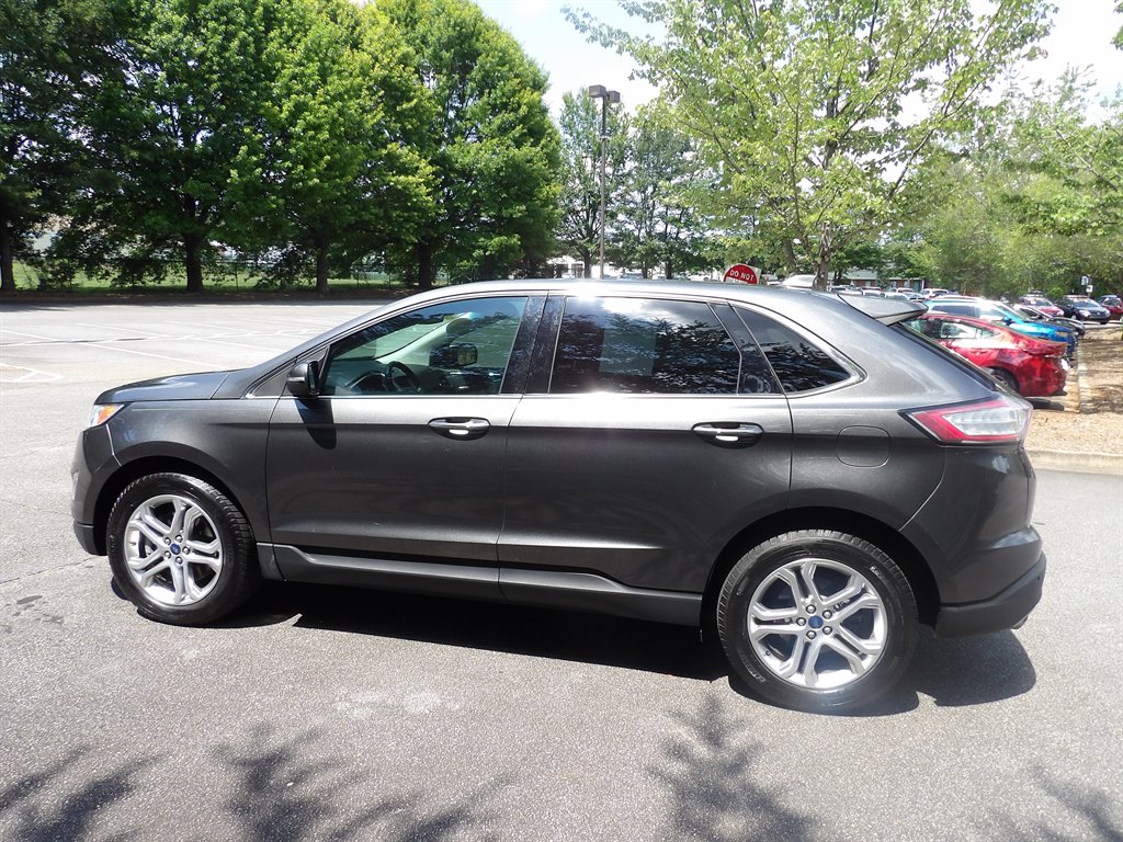 2018 Ford Edge Titanium's photo