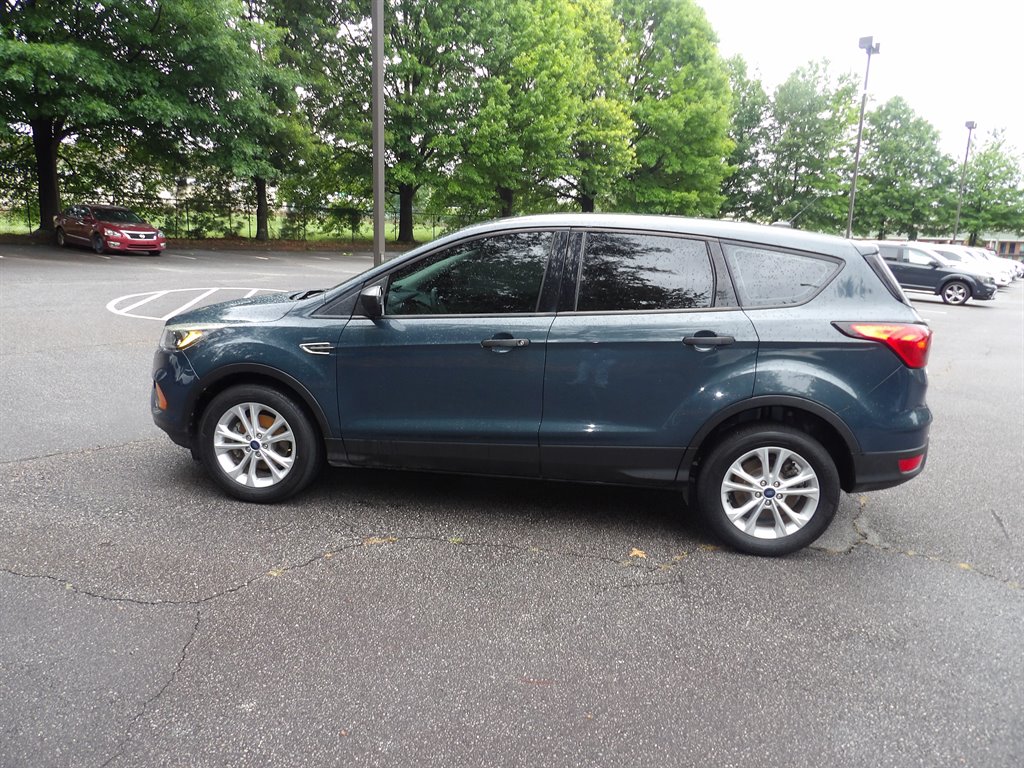 2019 Ford Escape S's photo
